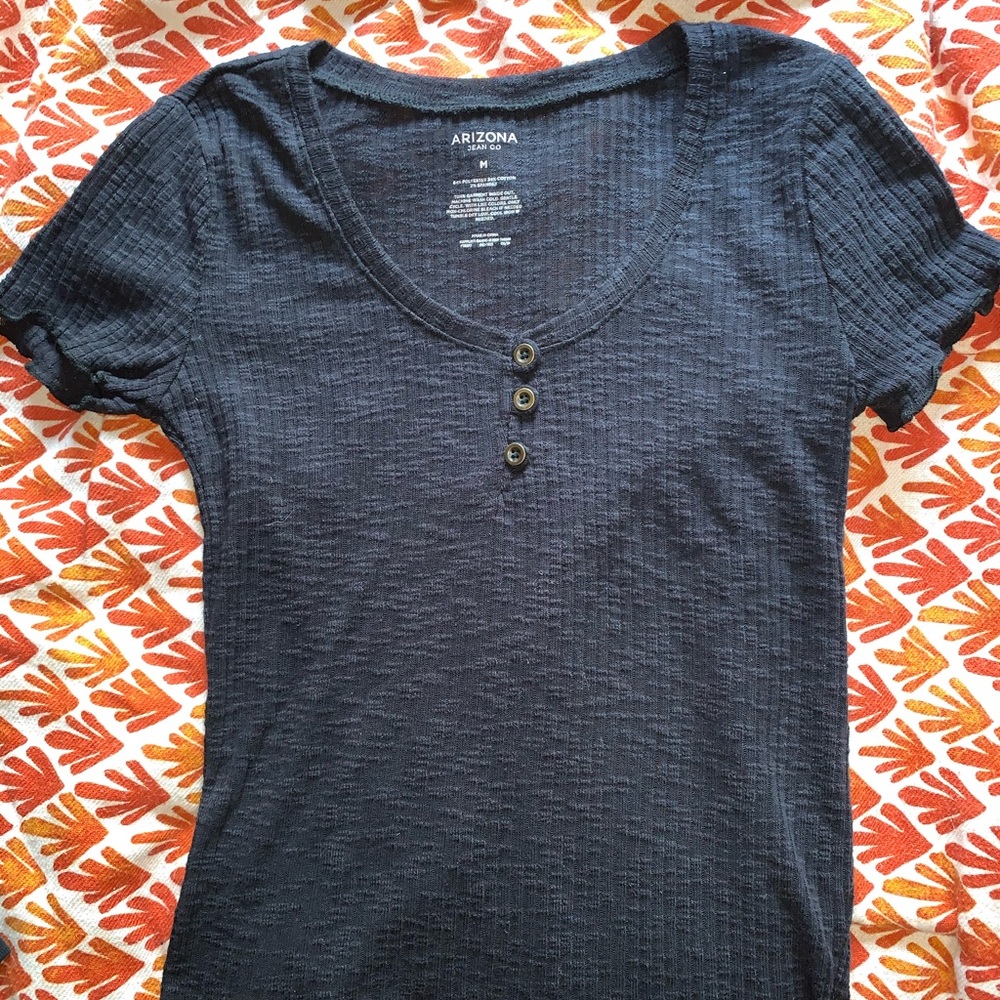 Arizona ruffled black v neck shirt